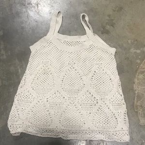 white knitted tank top